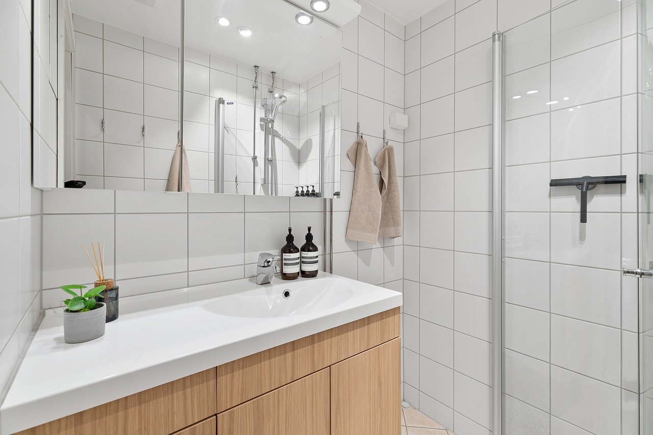 Tips for Creating a Functional and Stylish Bathroom Layout